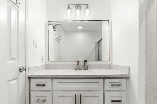 Guest Bathroom - 3290 Cabrillo Dr