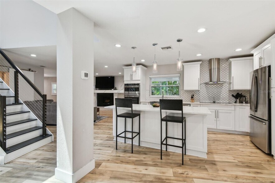 Building Photo - 4203 W Cleveland St