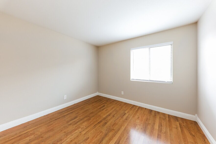 Building Photo - 16255 N 158th Dr