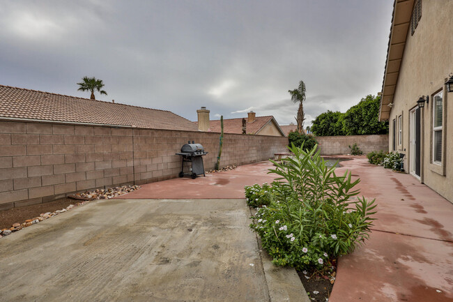 Building Photo - 45270 Birchcrest Cir