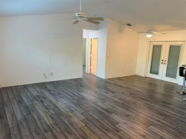 Building Photo - 3254 Chastain St