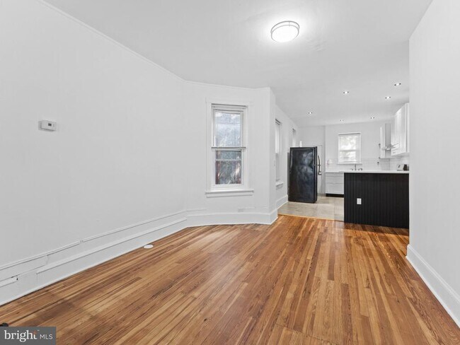 Building Photo - 1618 S 54th St