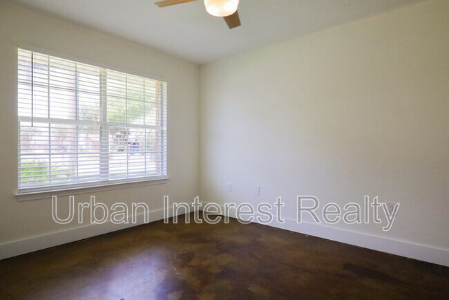 Building Photo - 4658 Sunsail Cir