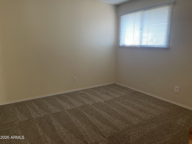 Building Photo - 3109 W Augusta Ave