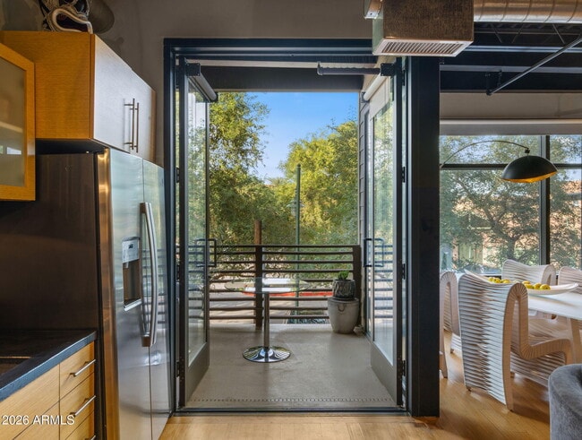 Building Photo - 4020 N Scottsdale Rd