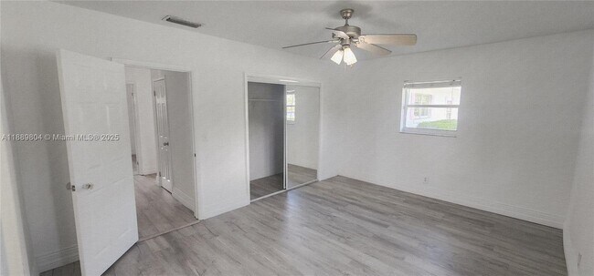 Building Photo - 200 NW 9th St