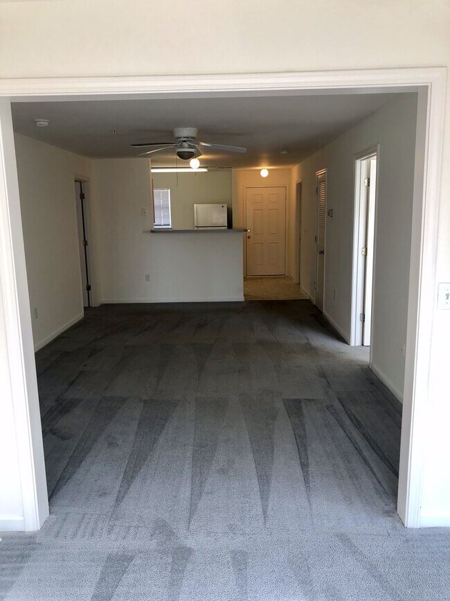 Building Photo - 146-K University Village