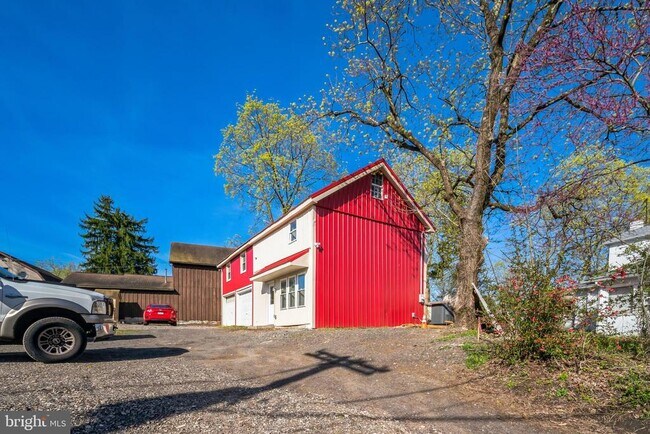 Building Photo - 27 E Butler Ave