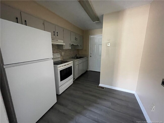 Building Photo - 4956 Fieldcrest Dr