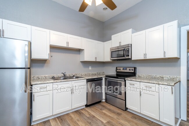 Building Photo - 2638 Barton St