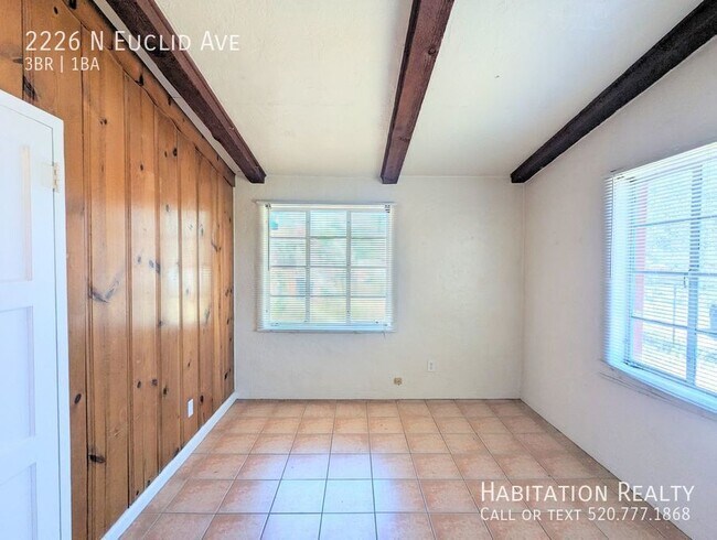 Building Photo - 2226 N Euclid Ave