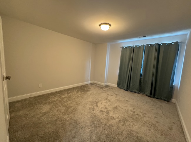 Building Photo - 3027 Dunnock Dr