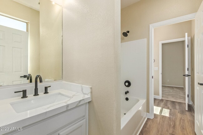 Building Photo - 32934 N Cherry Creek Rd