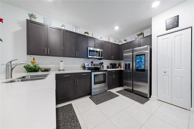 Building Photo - 28754 SW 134th Ct