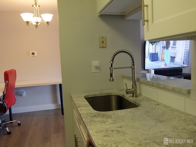 Building Photo - 5307 Ravens Crest Dr