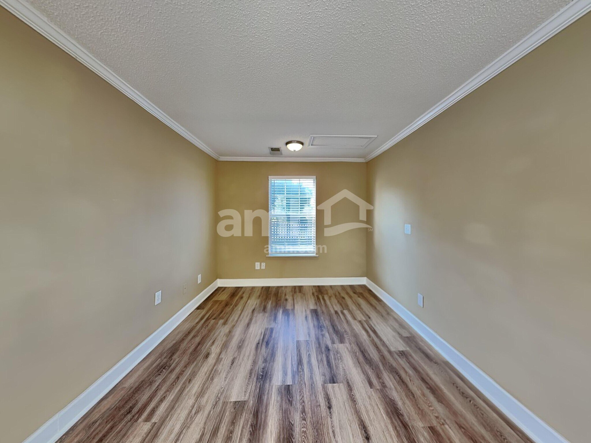 Building Photo - 208 Winding Willow Trl