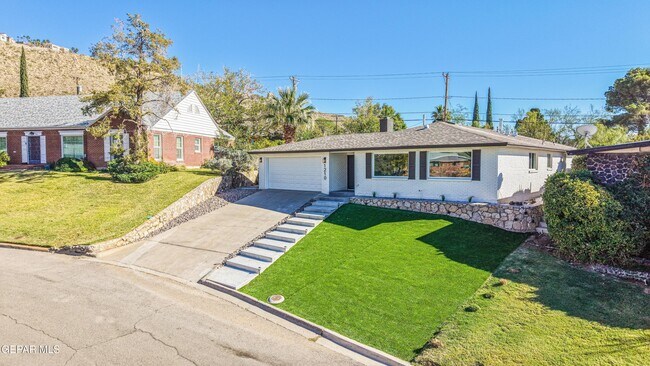 Building Photo - 1210 La Cruz Dr