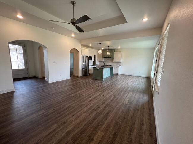 Building Photo - Beautiful 4 bed 2 bath home in Frenship!