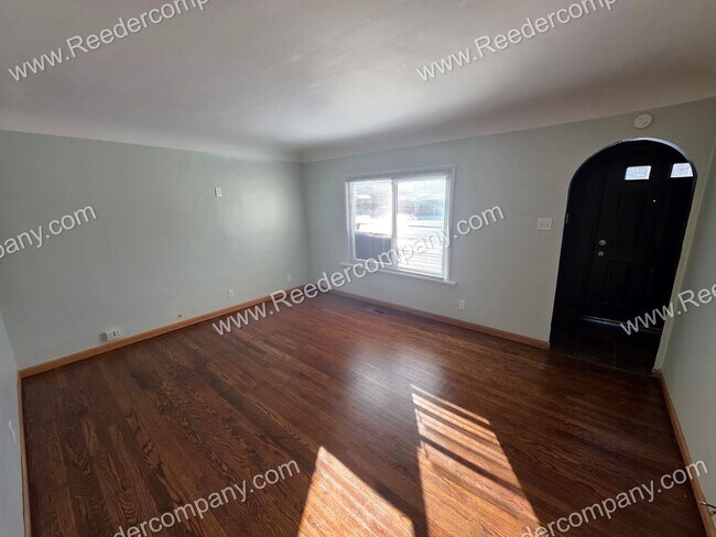 Building Photo - 3317 173rd St