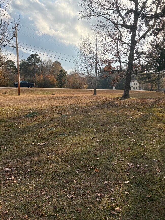 Building Photo - 492 Mobile St