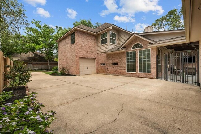 Building Photo - 15806 Virginia Fern Way