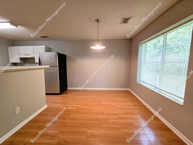 Building Photo - 2261 Charleston Pointe SE