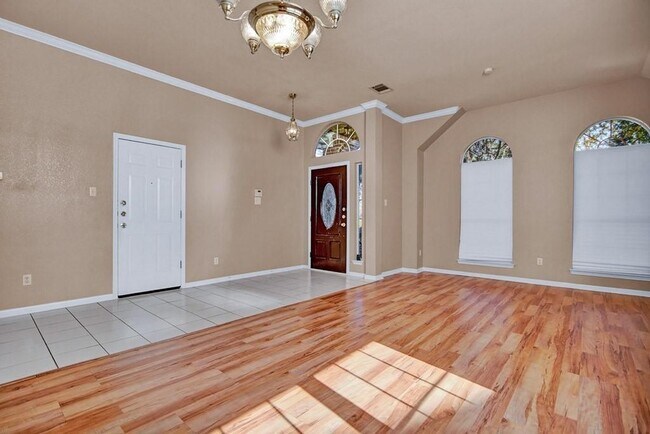 Building Photo - 1901 Dapplegrey Ln