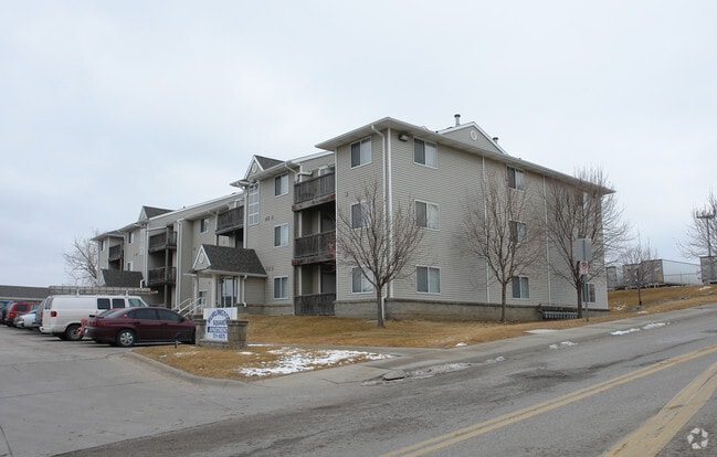 Burlington Square Apartments Omaha, NE Apartment Finder