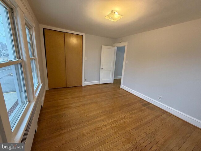 Building Photo - 130 N Broadway