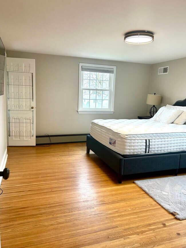 Building Photo - Brighton / Twelve Corners 3BR – Fully Furnished with Private Yard