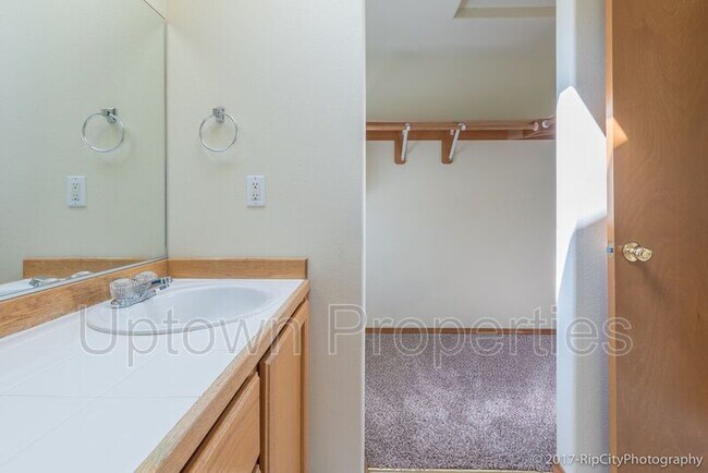 Building Photo - 978 SW 208th Pl