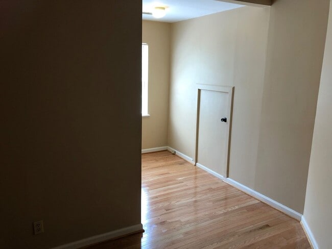 Building Photo - Available now. Beautiful 4BR/2.5BA Home Av...