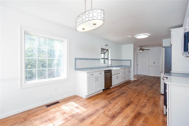 Building Photo - 512 Fieldwood Dr NW
