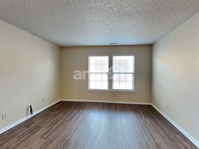 Building Photo - 12859 Old Glory Dr