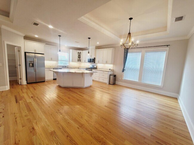 Building Photo - 2385 Sweet Valley Hts