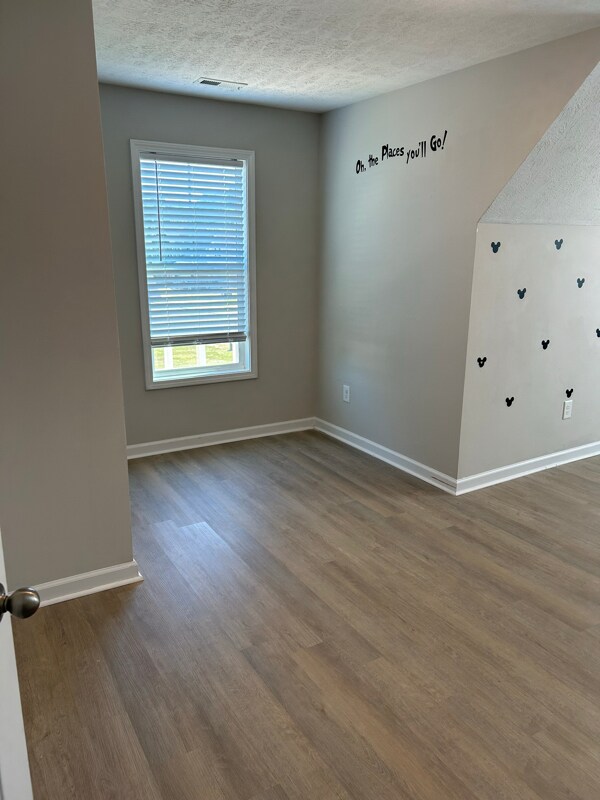Building Photo - 512 Loom Dr