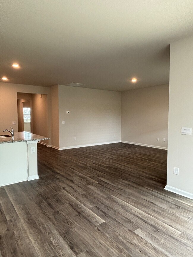 Building Photo - 201 Hadley Spgs Ave