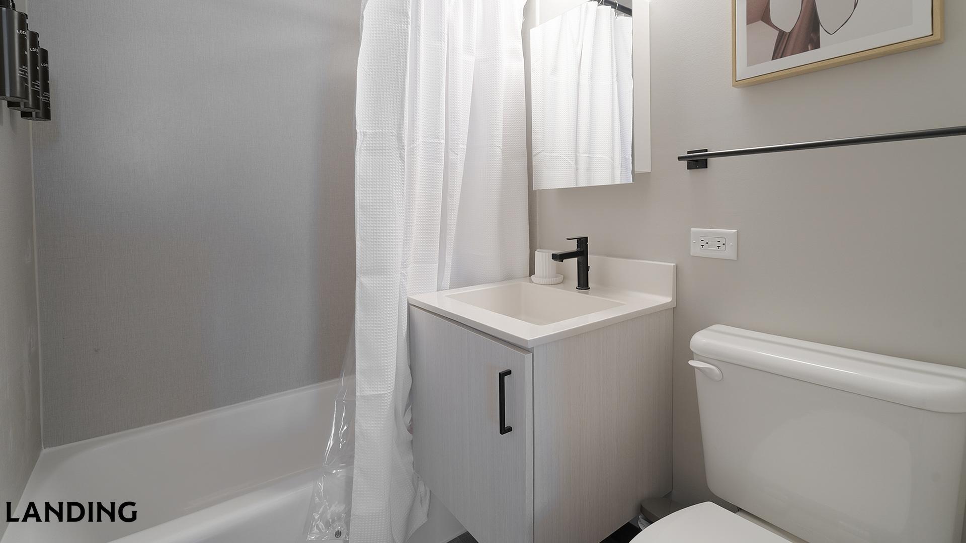 Building Photo - 1922 W Ogden Ave