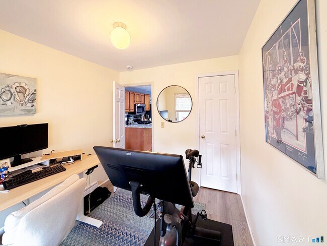 Building Photo - 66 Veres St