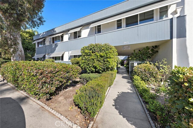 Building Photo - 245 Aster St