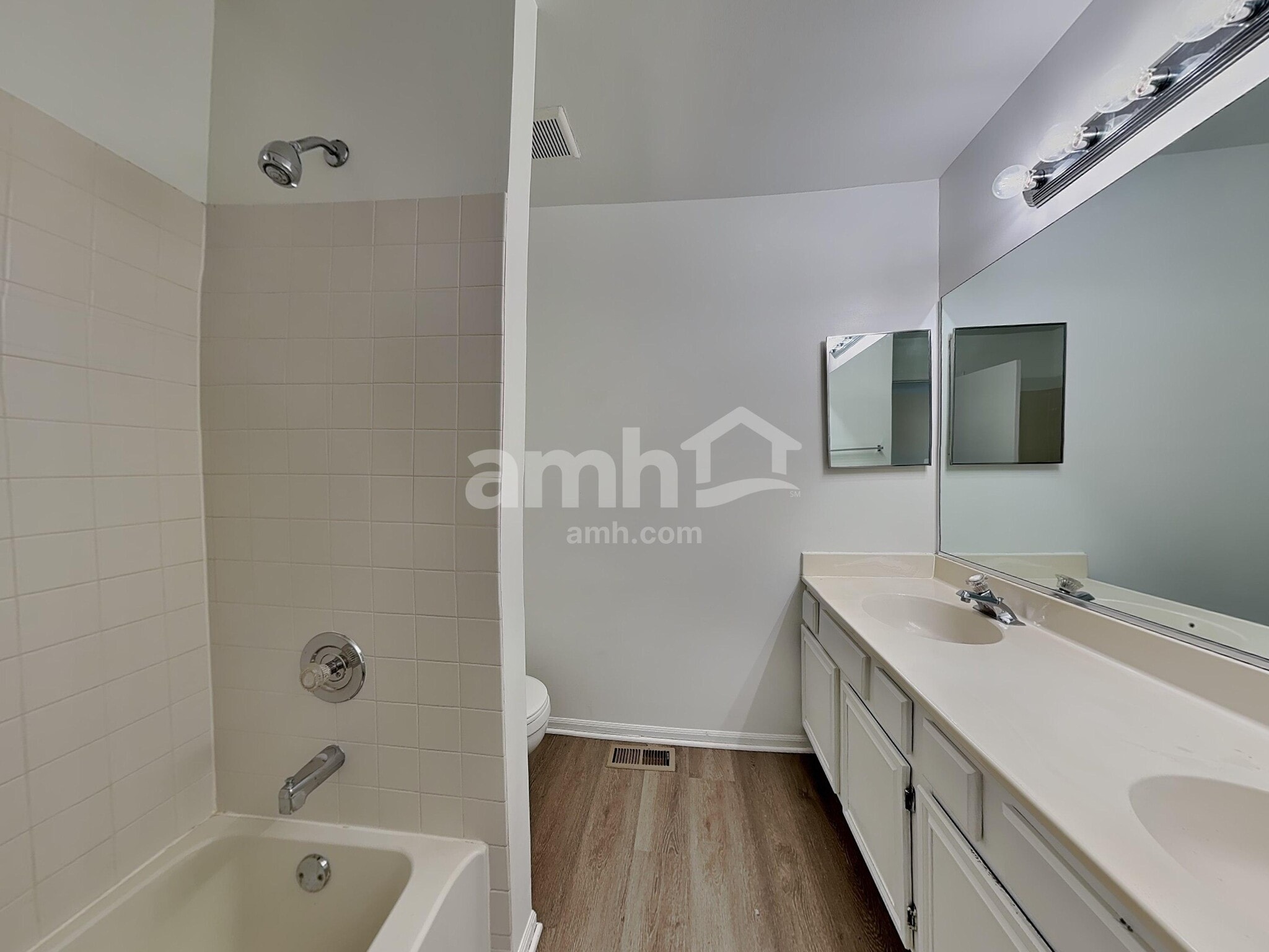 Building Photo - 790 Dogwood Ln