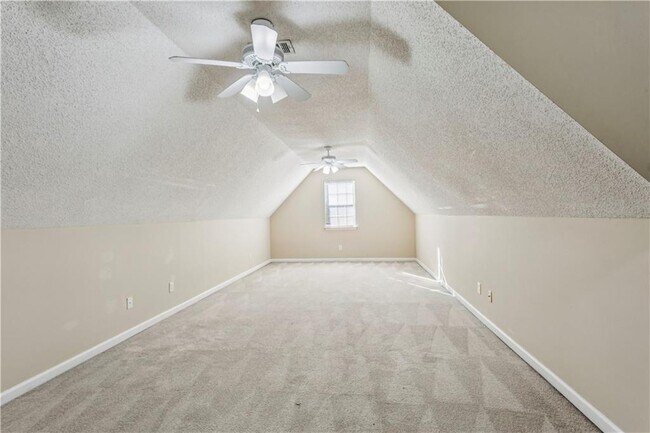 Building Photo - 3025 Vineyard Way