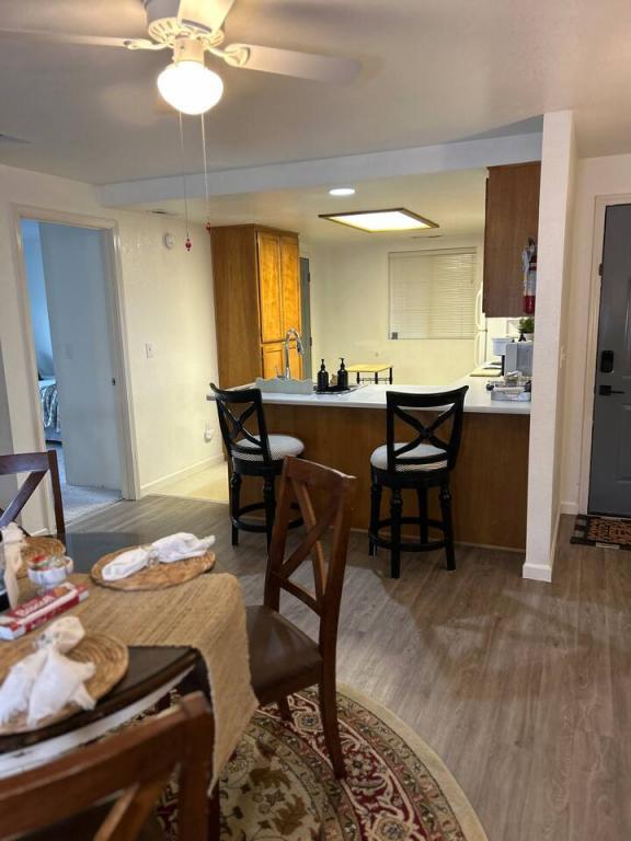 Building Photo - 563 Primrose Dr