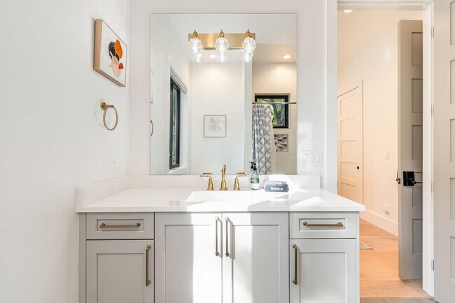 Building Photo - 115 110th Pl SE