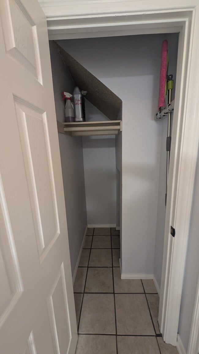 Building Photo - 10140 Palm Glen Dr