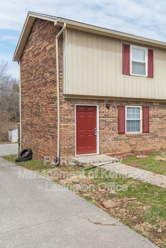 Building Photo - 209 Landings Dr