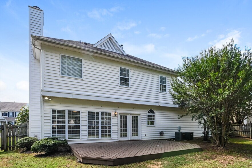 Building Photo - 1432 Lockhart Pl NW