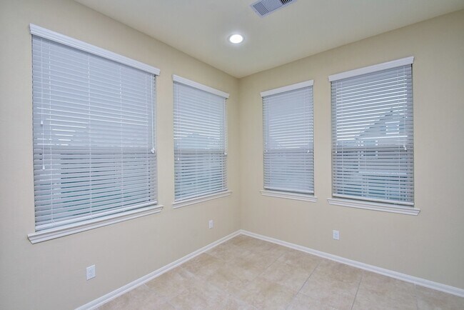 Building Photo - 23322 Del Rosso St