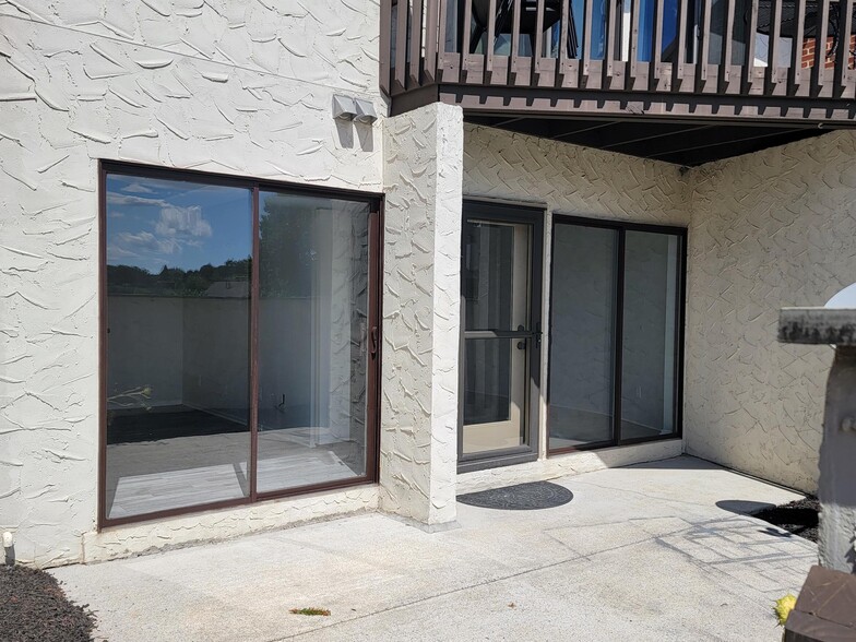 Building Photo - 680 Geneva Dr