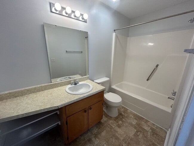 Building Photo - 940 Glenn Unit 503